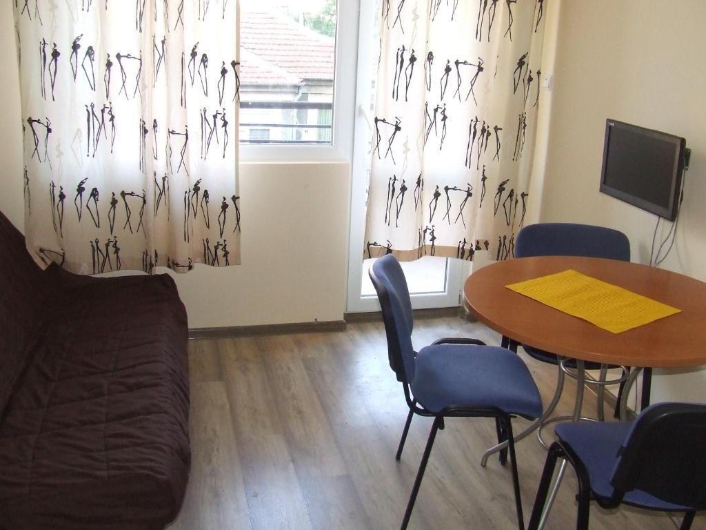 Asparuhov Guest Rooms And Apartments Varna Phòng bức ảnh