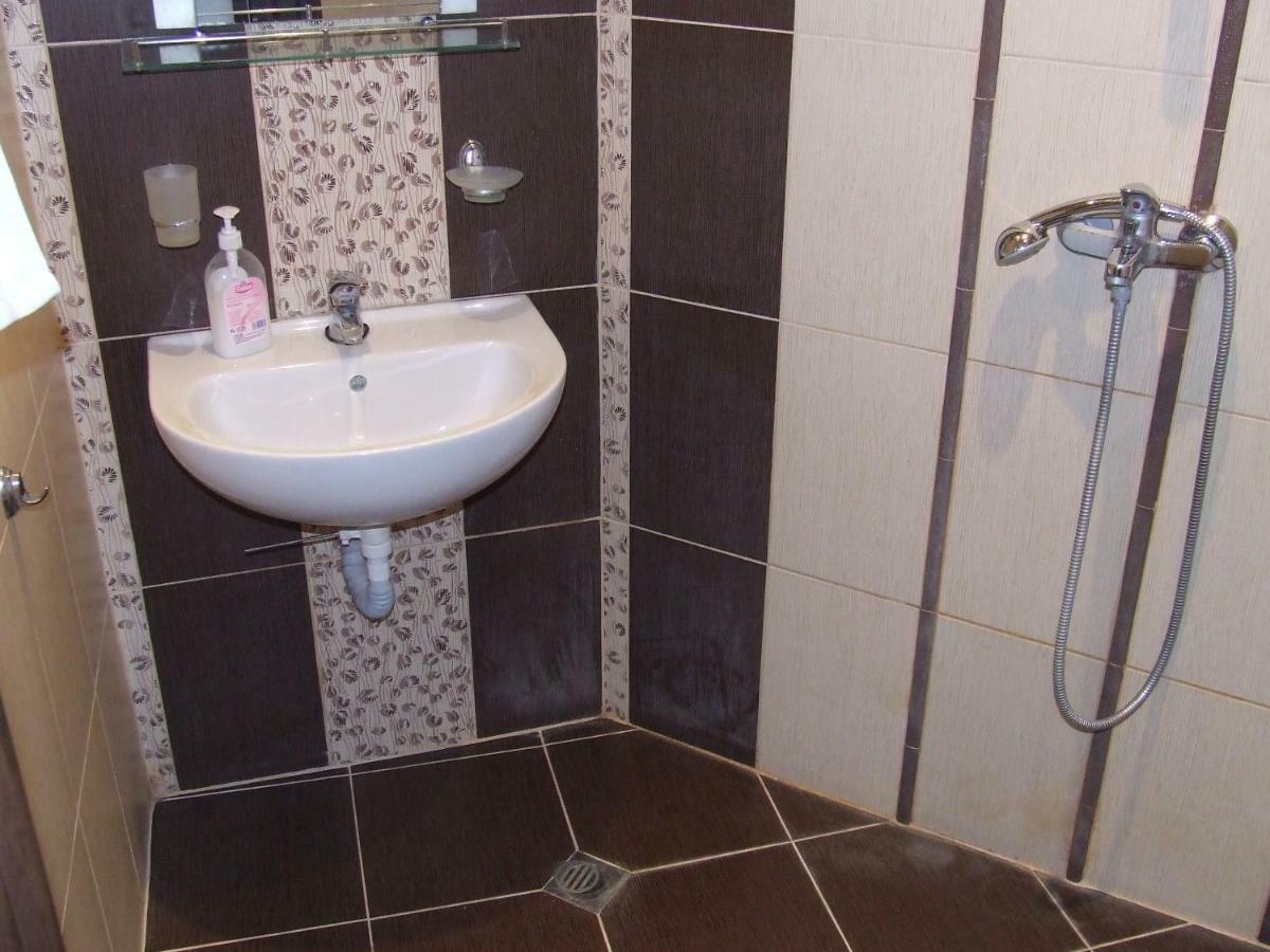 Asparuhov Guest Rooms And Apartments Varna Phòng bức ảnh